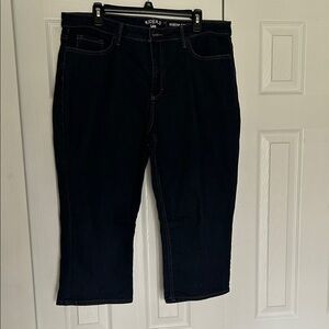Lee Riders Mid-Rise Capri Jeans